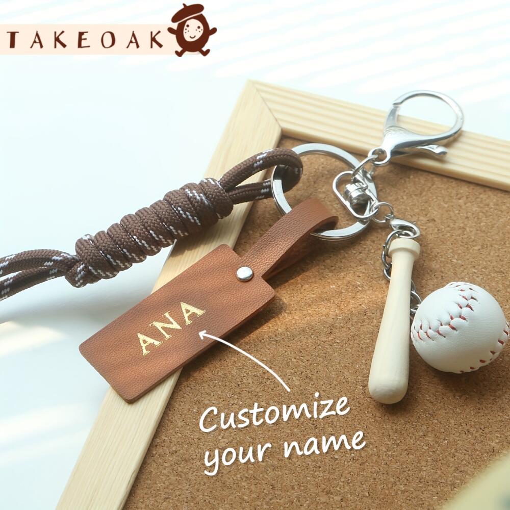 Customized Name Sports Themed  - Monogram Keychain Leather recension och pris