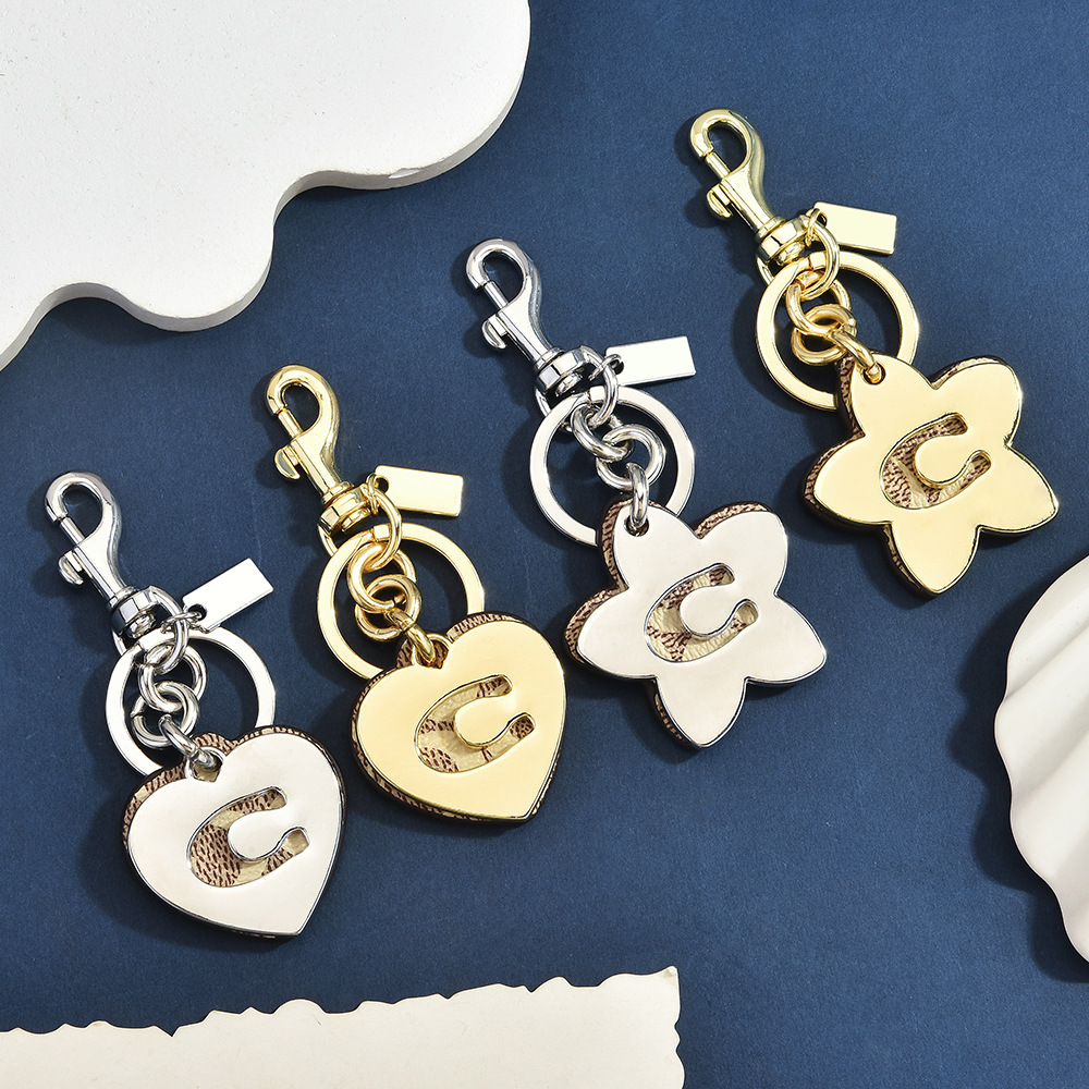 Monogram Heart Flower Bag Char - Monogram Keychain Leather recension och pris