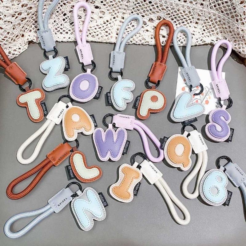 26 Alphabet PU Leather Keychai - Monogram Keychain Leather recension och pris