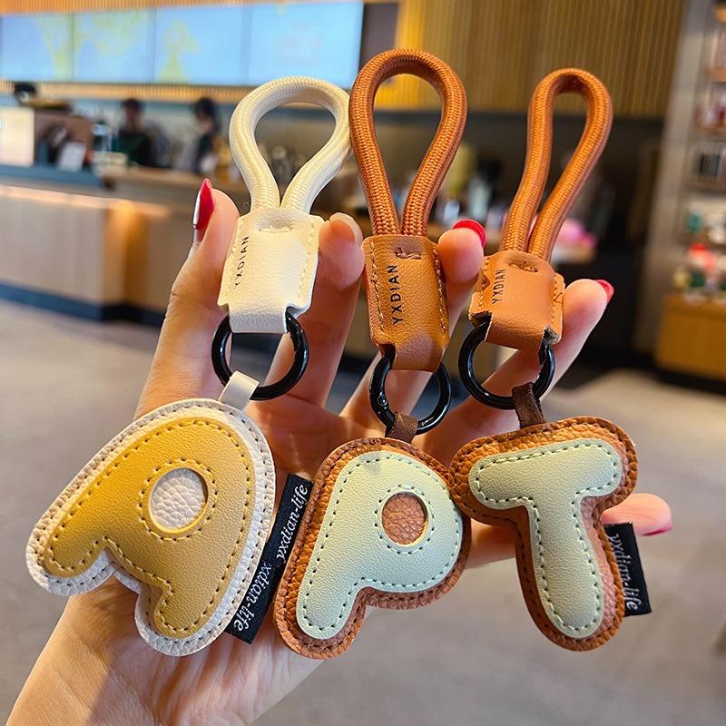 26 Alphabet PU Leather Keychai - Monogram Keychain Leather recension och pris