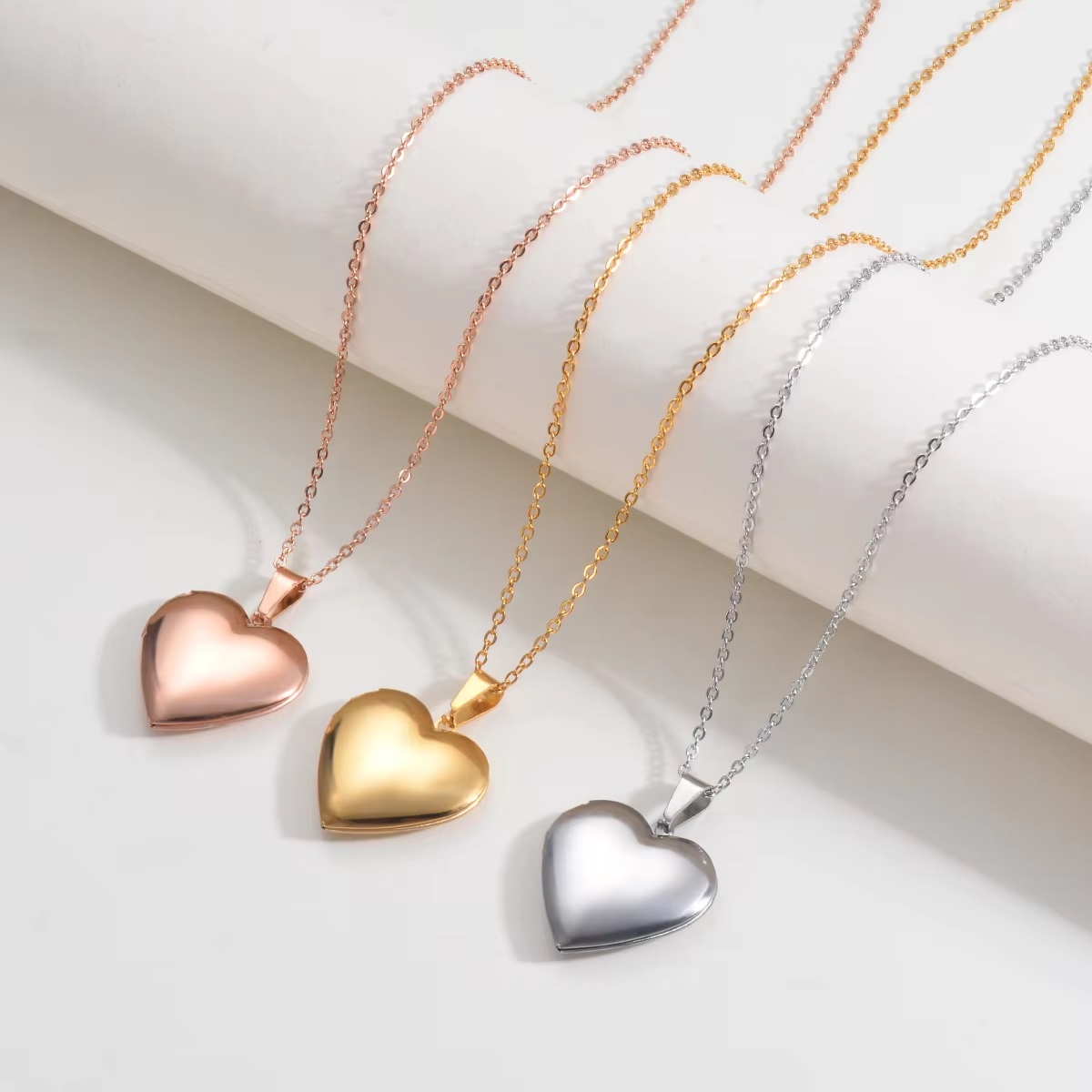 Custom Personalized Heart Birt - Birth Flower Necklace recension och pris